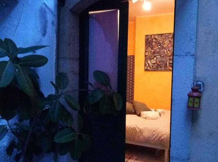 Общежитие Private Room Stanza Privata With Private Bathroom   Shared Kitchen And Beautiful Terrace On Taormina