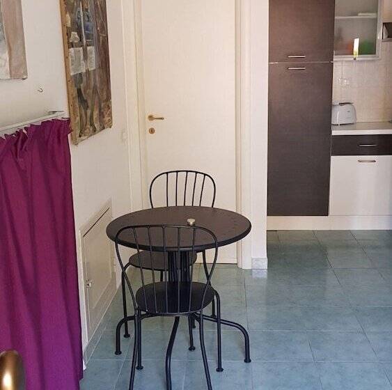 Общежитие Private Room Stanza Privata With Private Bathroom   Shared Kitchen And Beautiful Terrace On Taormina