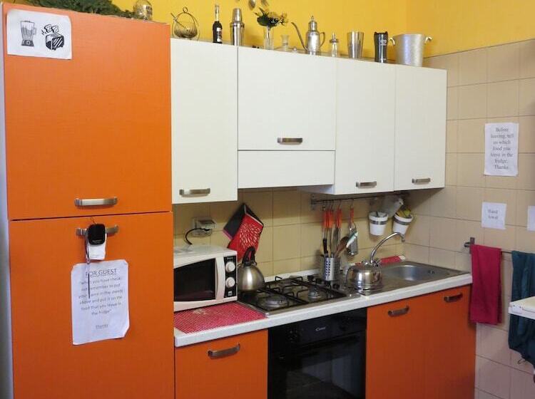 Общежитие Private Room Stanza Privata With Private Bathroom   Shared Kitchen And Beautiful Terrace On Taormina