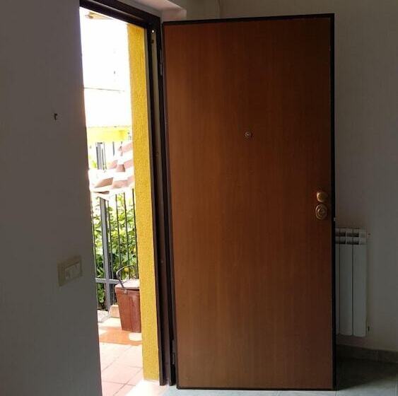 Общежитие Private Room Stanza Privata With Private Bathroom   Shared Kitchen And Beautiful Terrace On Taormina