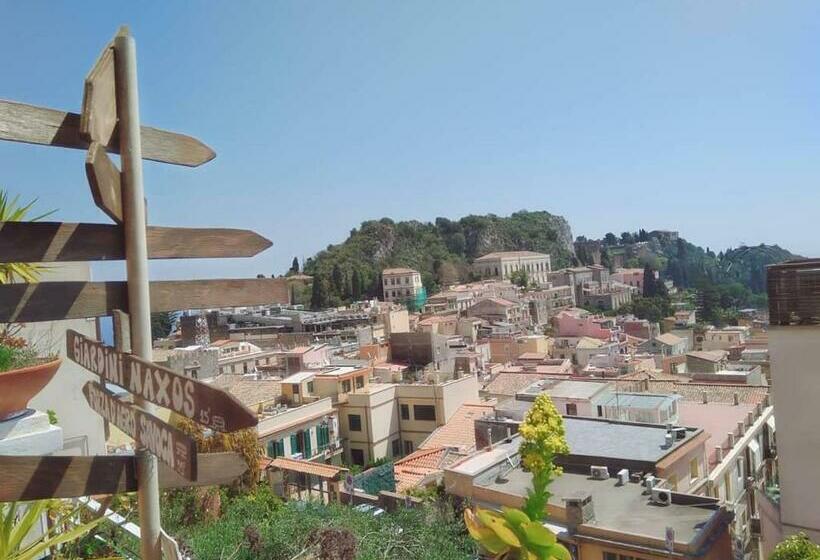 Общежитие Private Room Stanza Privata With Private Bathroom   Shared Kitchen And Beautiful Terrace On Taormina
