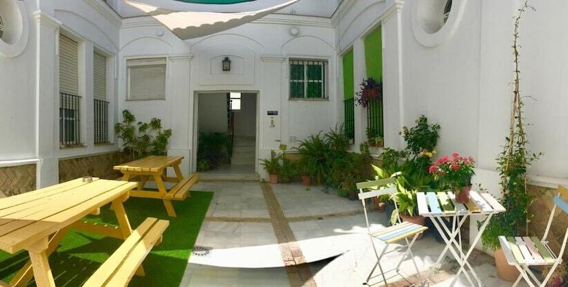 ユースホステル Hostal Baobab