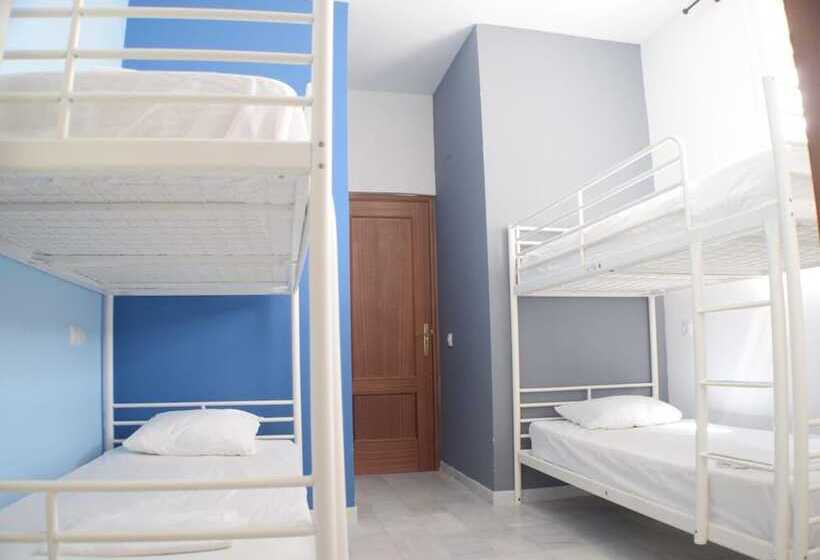 ユースホステル Hostal Baobab