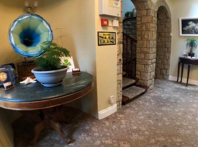 تختخواب و صبحانه Beach Haven Accommodations