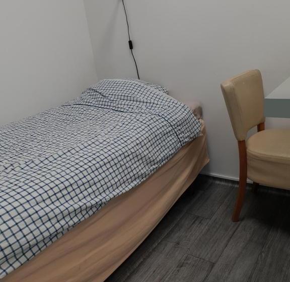 مبيت وإفطار 3 Star Hostel