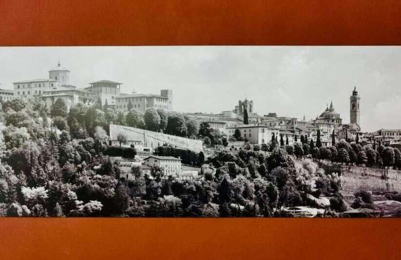 تختخواب و صبحانه Angolo Del Poeta