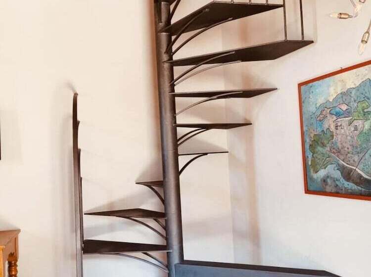 تختخواب و صبحانه Angolo Del Poeta