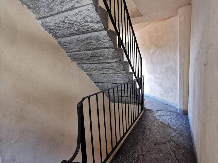 تختخواب و صبحانه Angolo Del Poeta