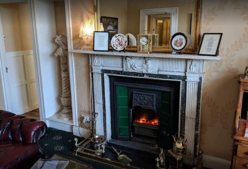 مبيت وإفطار Belvedere Lodge