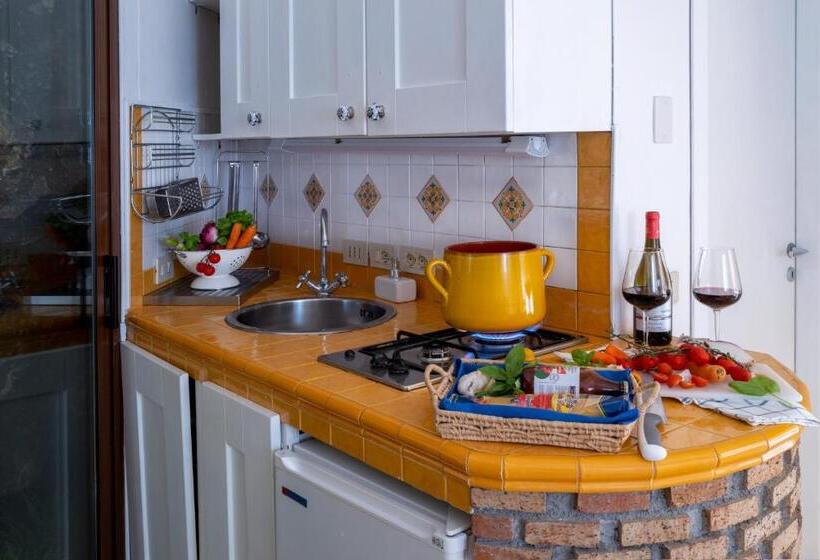 Bed and Breakfast Isoco Guest House