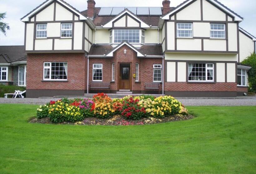 ベッドアンドブレックファースト Redwood