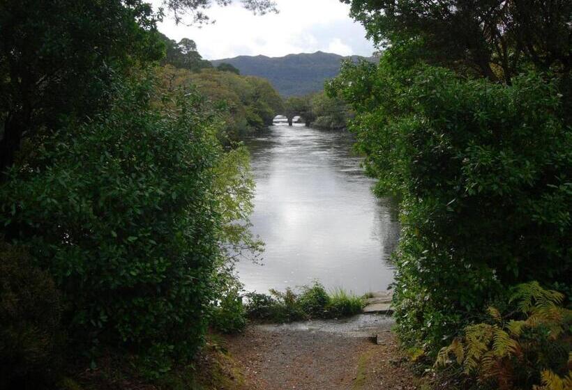 ベッドアンドブレックファースト Redwood