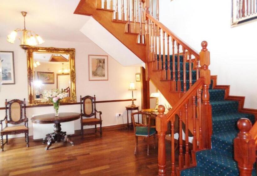 ベッドアンドブレックファースト Redwood