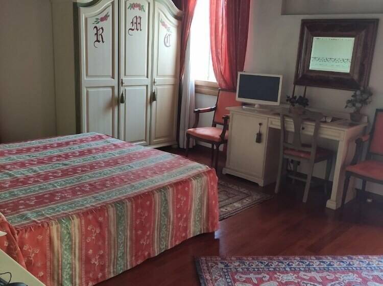 住宿加早餐  Residence Meuble' Cortina