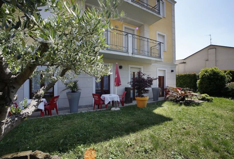 تختخواب و صبحانه Residenza Il Fiore