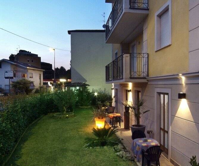 تختخواب و صبحانه Residenza Il Fiore