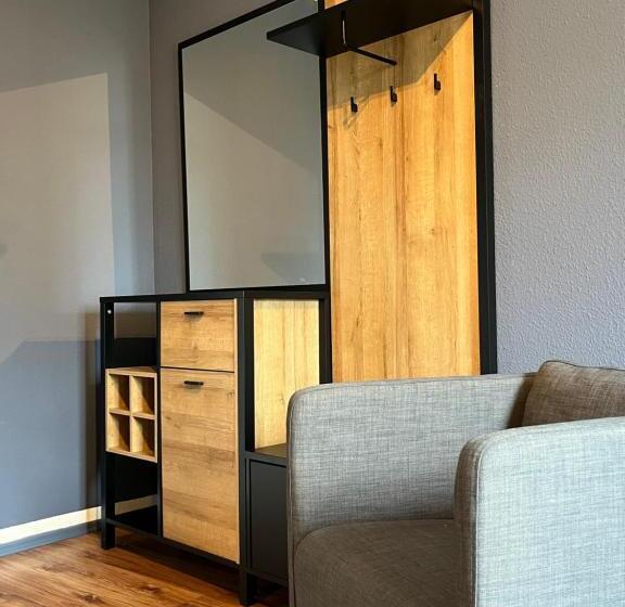 Blue Doors Hostel Ktv