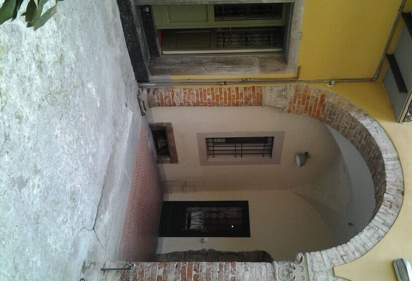 Casa Mario Lupo Apartments And Rooms