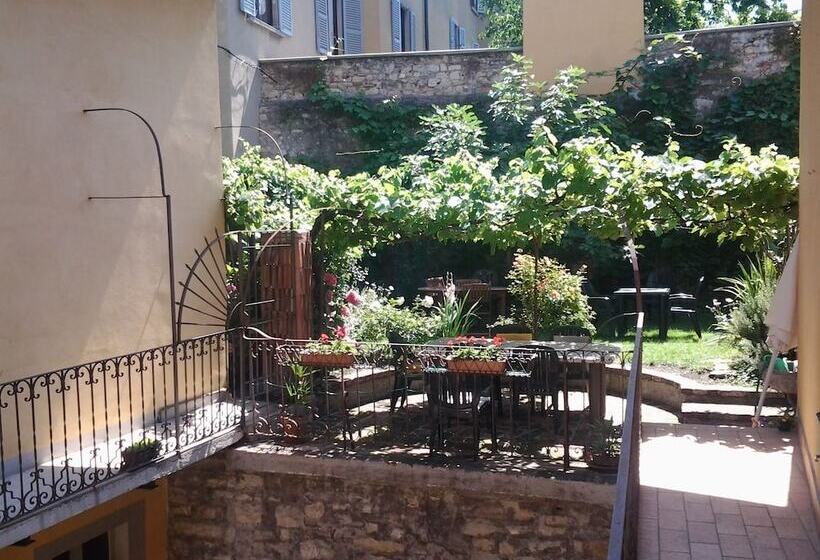 Casa Mario Lupo Apartments And Rooms