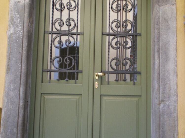 Casa Mario Lupo Apartments And Rooms