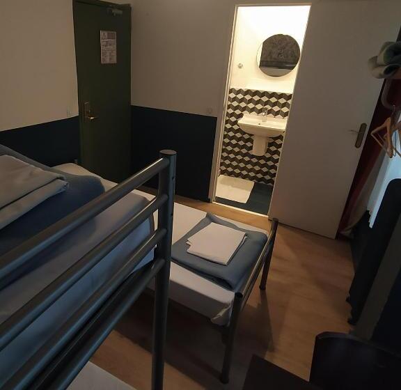 Caulaincourt Montmartre By Hiphophostels