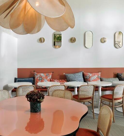 Caulaincourt Montmartre By Hiphophostels