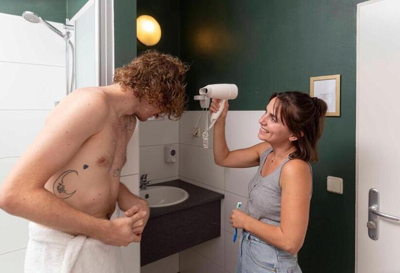 Eastseven Berlin Hostel