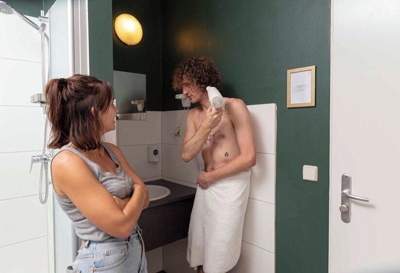 Eastseven Berlin Hostel