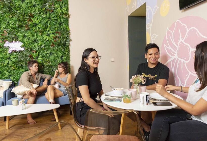 Eastseven Berlin Hostel