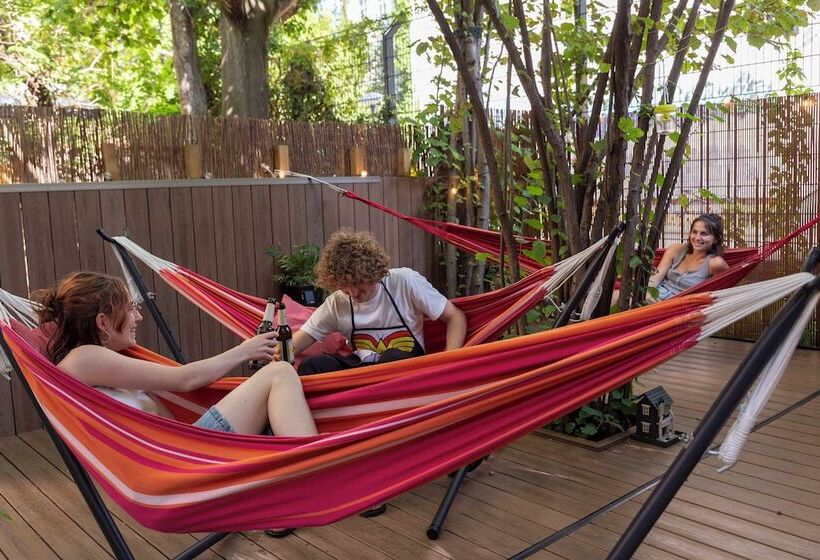 Eastseven Berlin Hostel