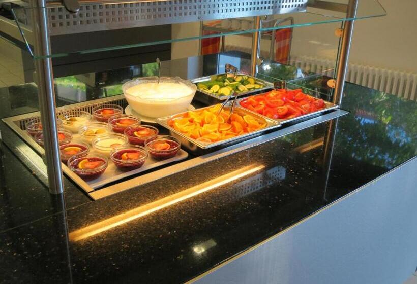 Hi Munich Park Youth Hostel