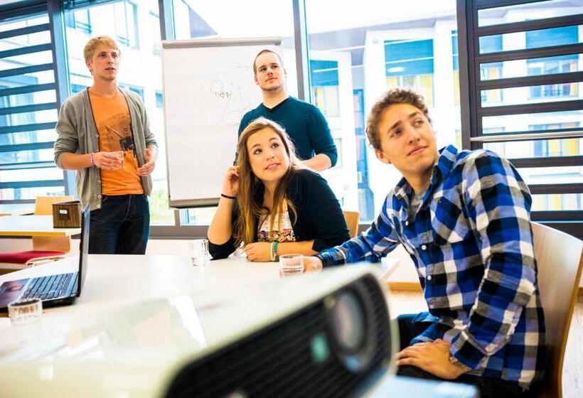 Hi Munich Park Youth Hostel