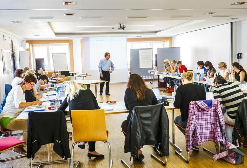 Hi Munich Park Youth Hostel