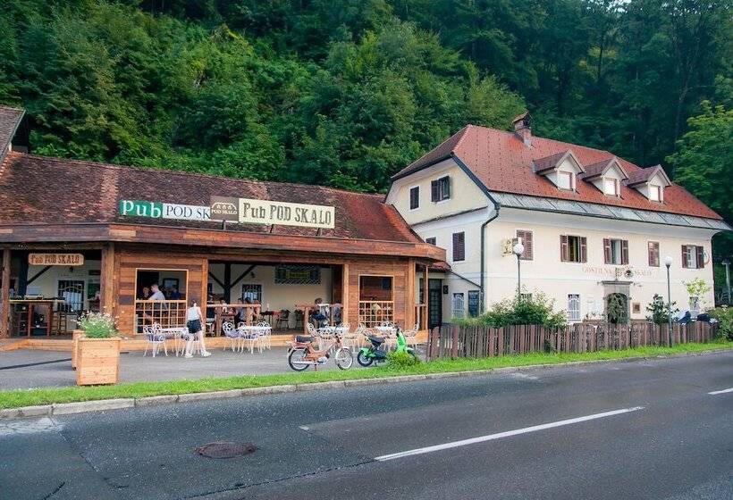 مسافرخانه B&b Pod Skalo