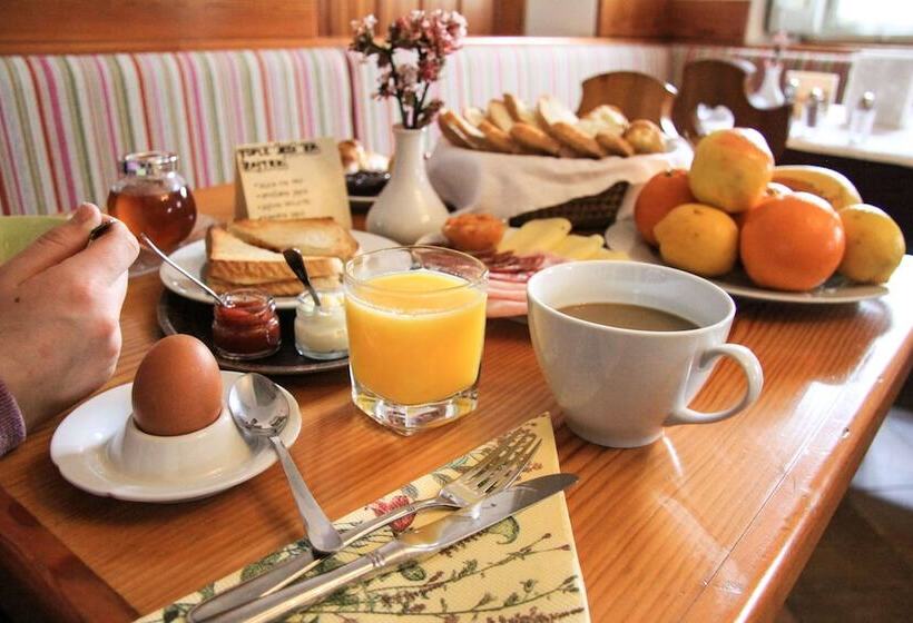 مسافرخانه B&b Pod Skalo