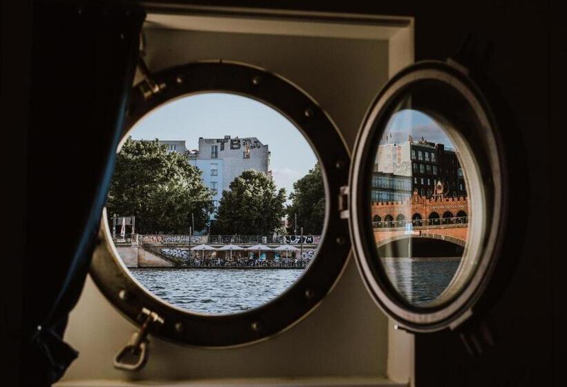 مسافرخانه Shipotel Berlin Gmbh, Shipotel Eastern & Shipotel Western