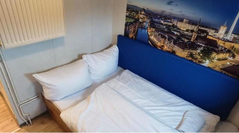 مسافرخانه Shipotel Berlin Gmbh, Shipotel Eastern & Shipotel Western