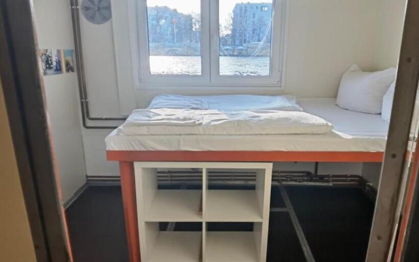 مسافرخانه Shipotel Berlin Gmbh, Shipotel Eastern & Shipotel Western