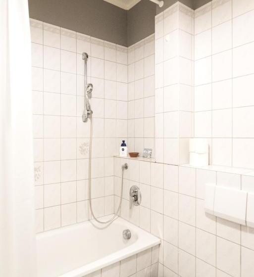 簡易ホテル Oskars Absteige