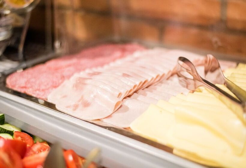 مسافرخانه Pension Petit