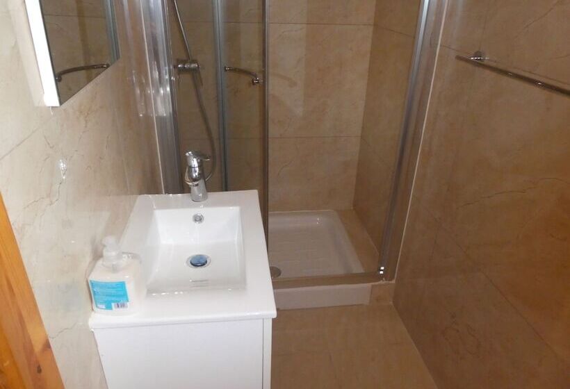 مسافرخانه San Antonio Guesthouse