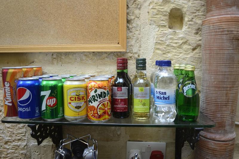 مسافرخانه The Burrow Guest House