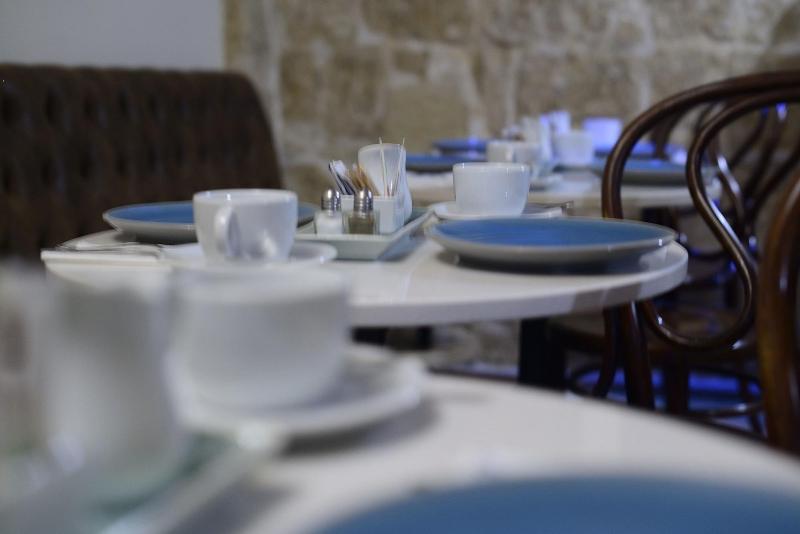 مسافرخانه The Burrow Guest House