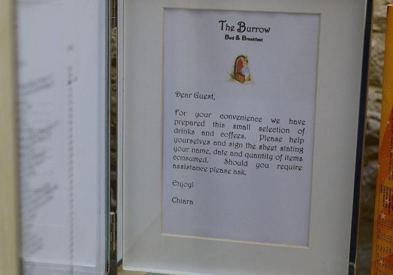 مسافرخانه The Burrow Guest House