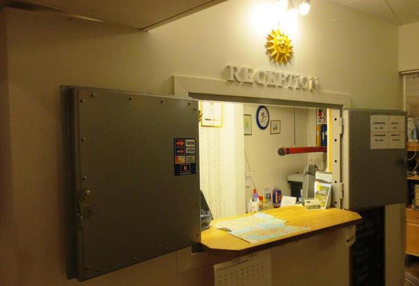 Hostel Bed & Breakfast