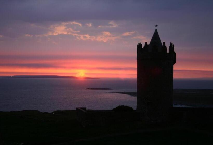 فندق Aille River Tourist Hostel And Camping Doolin