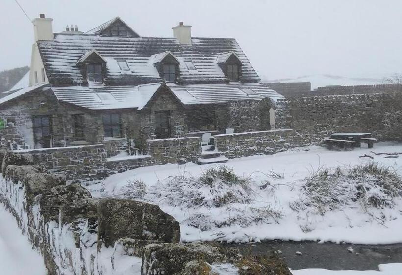 فندق Aille River Tourist Hostel And Camping Doolin