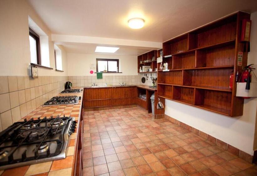 فندق Aille River Tourist Hostel And Camping Doolin