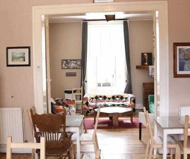 호텔 Backpackers Citi Hostel