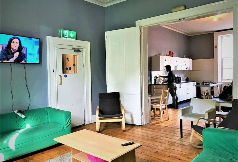 호텔 Backpackers Citi Hostel
